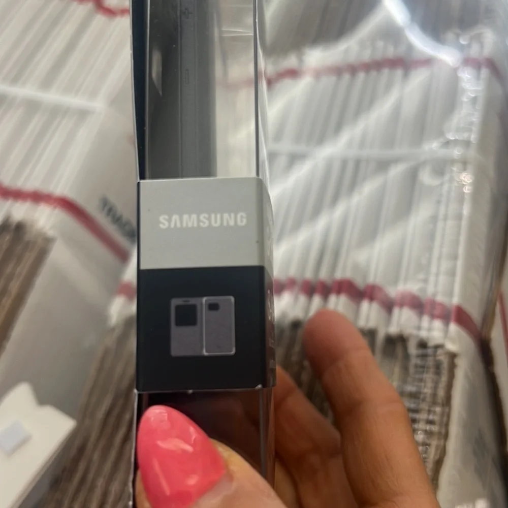 SAMSUNG Galaxy S6 S-View Flip Cover brand new in box